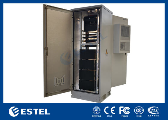 Außen integrierter Energiespeicher mit Zwei-Tür-Zugriff und mehrschichtigem Batterie-Rack für Telekommunikations- und Backup-Stromanwendungen