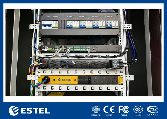 Außen integrierter Energiespeicher mit Zwei-Tür-Zugriff und mehrschichtigem Batterie-Rack für Telekommunikations- und Backup-Stromanwendungen